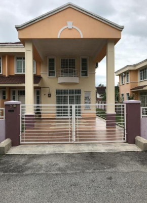 Homestay Executive at Town Area for 18 Pax with pool